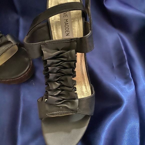 Steve Madden 4 inch wedges - Picture 3 of 4